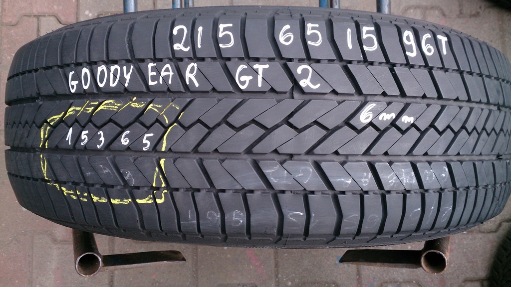 Opona Goodyear GT 2    215 65 15  15365