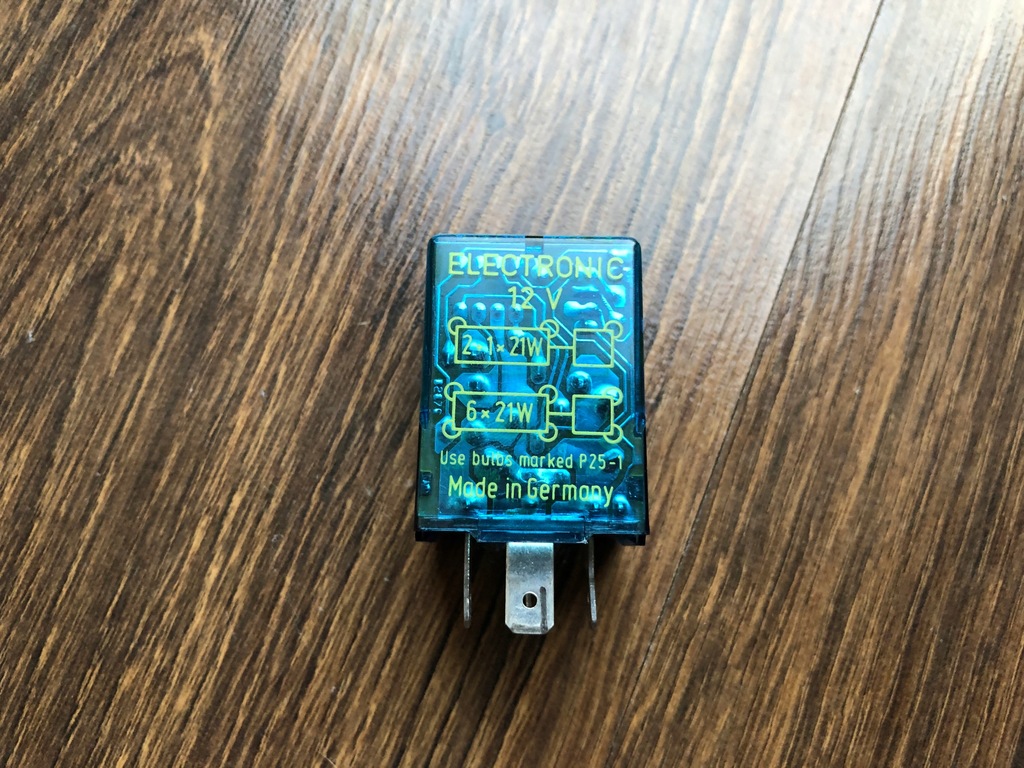 VW T4 przekaźnik kierunkowskazów hella