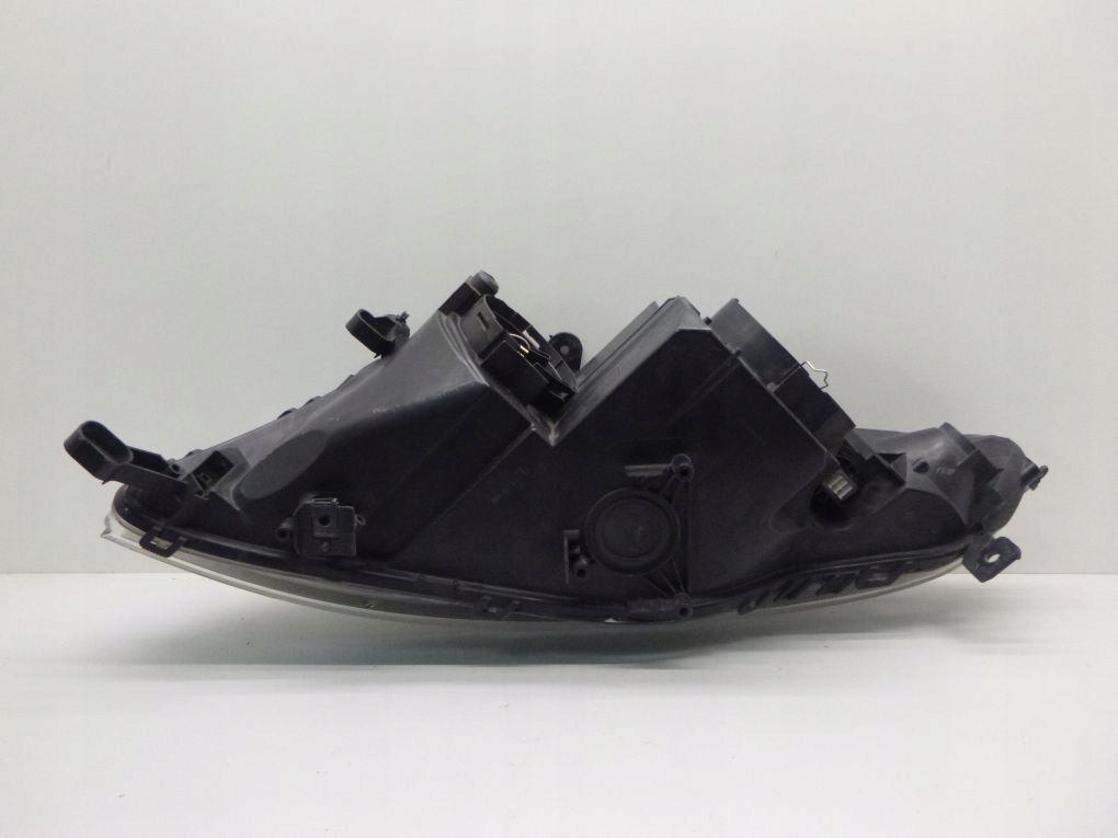 civicivi HONDA CIVIC VIII UFO 06- EU lampa prawa przednia