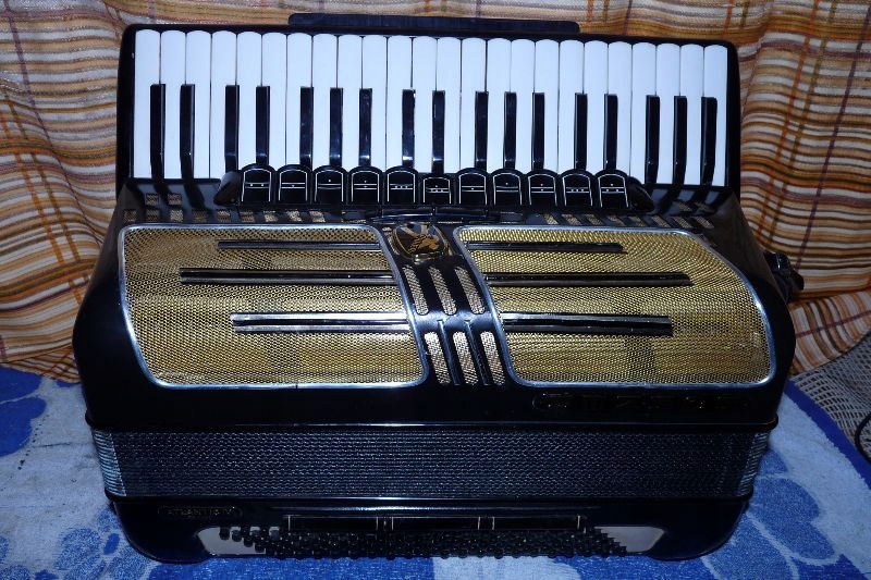 Niemiecki akordeon HOHNER ATLANTIC IV -120 Musette