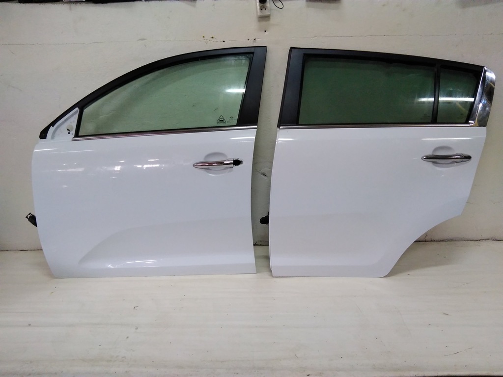KIA SPORTAGE III DRZWI LEWE PRZOD PRZEDNIE WD 10-