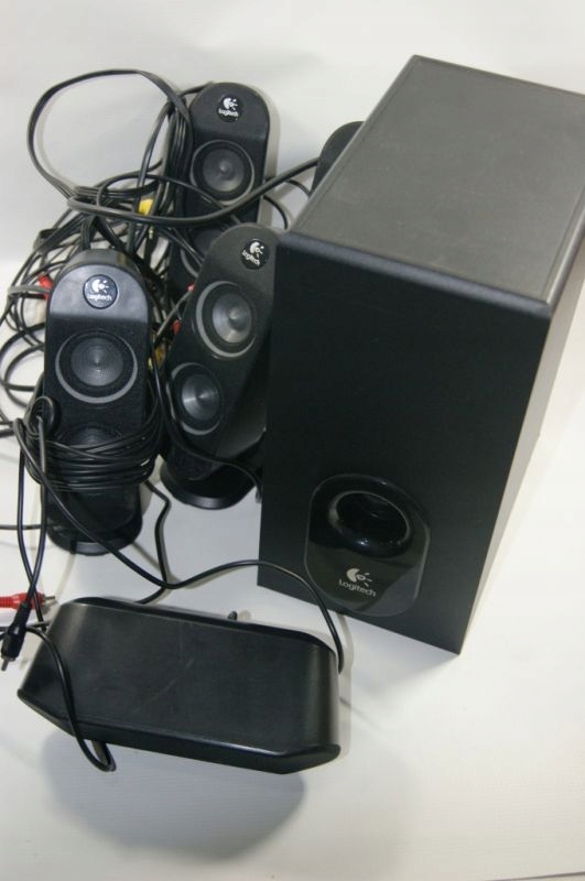 SUBUFOR I 5 GŁOŚNIKÓW LOGITECH X-530