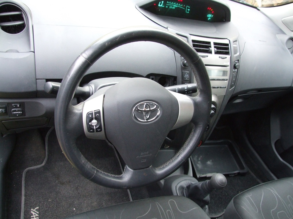 Toyota Yaris zarejestrowana w PL 53122km 7136410870