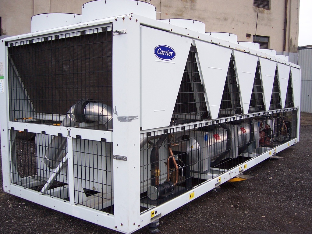 Chiller. Agregat wody lodowej Carrier 650 kW