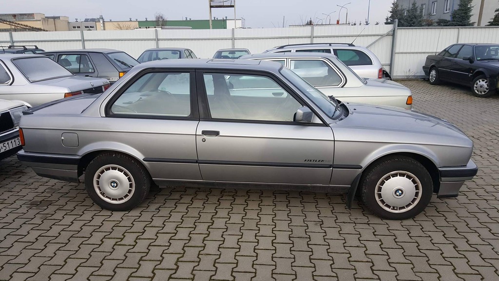 BMW E30 320iA SZEROKA LAMPA