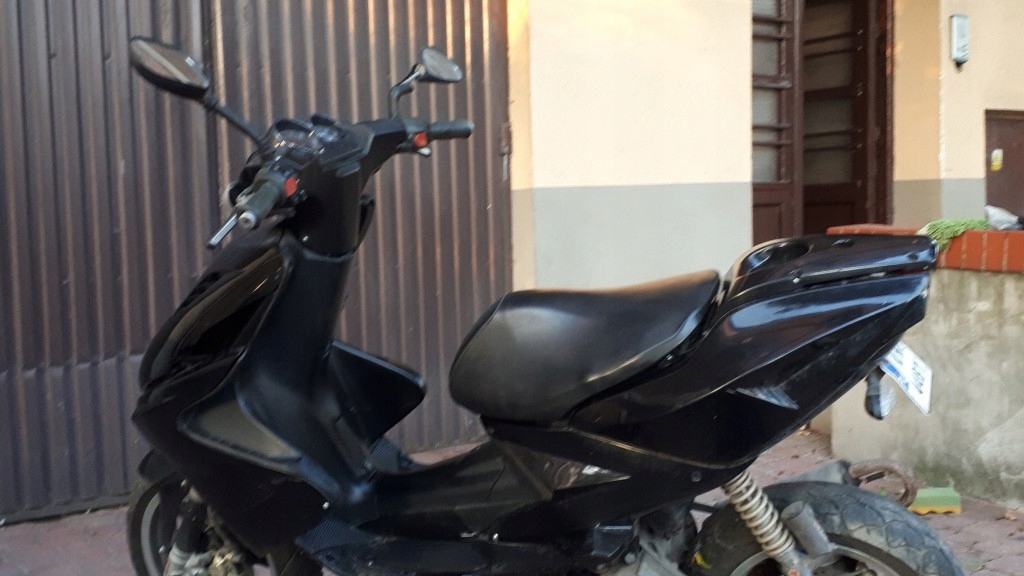 skuter Yamaha Aerox uszkodzony