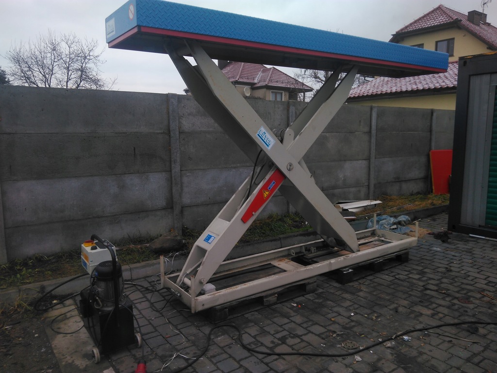 PODNOSNIK NOZYCOWY RAMPA ZALADUNKOWA 0,70x3,80m