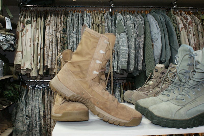 coyote brown nike