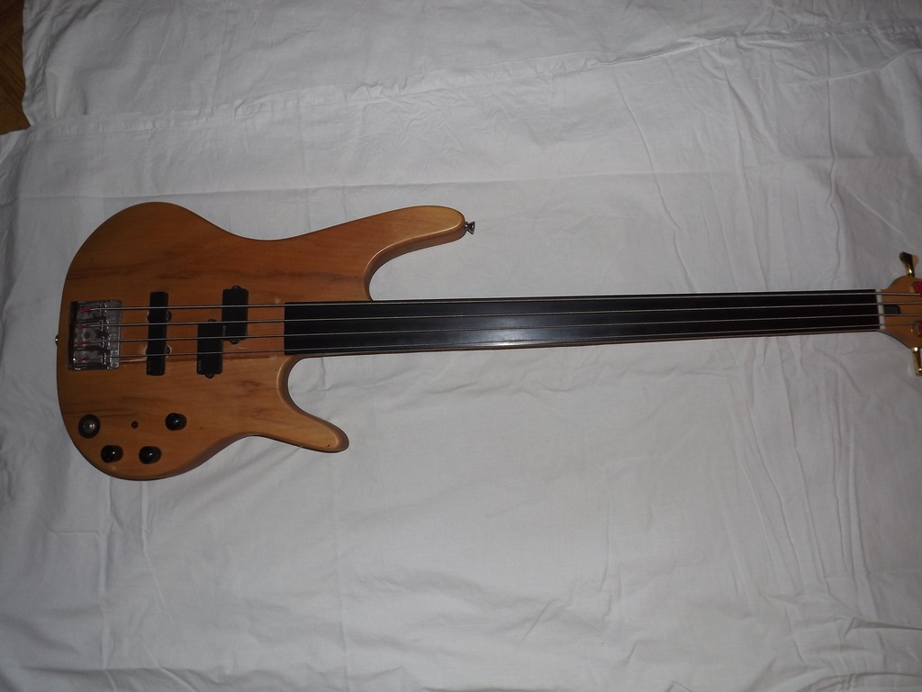 GITARA BASOWA BEZPROGOWA INSTRUMENT LUTNICZY