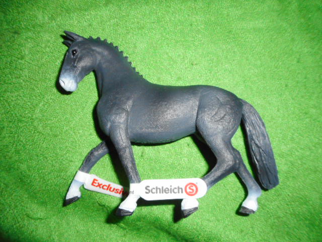 Schleich - klacz rasy hanowerskiej Exclusive