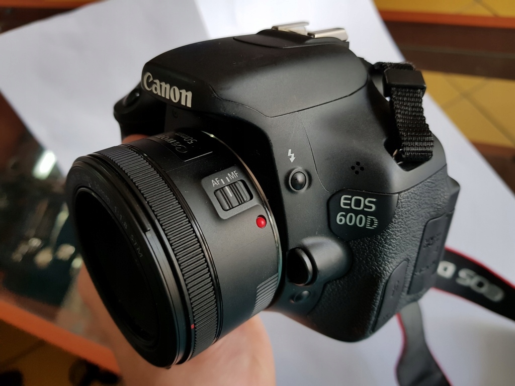 CANON EOS 600D + CANON EF 50MM 11.8 STM ZADBANY 7654659553