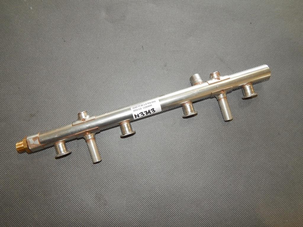 AUDI TT 8S VW GOLF VII INJECTION RAIL 06K133317G