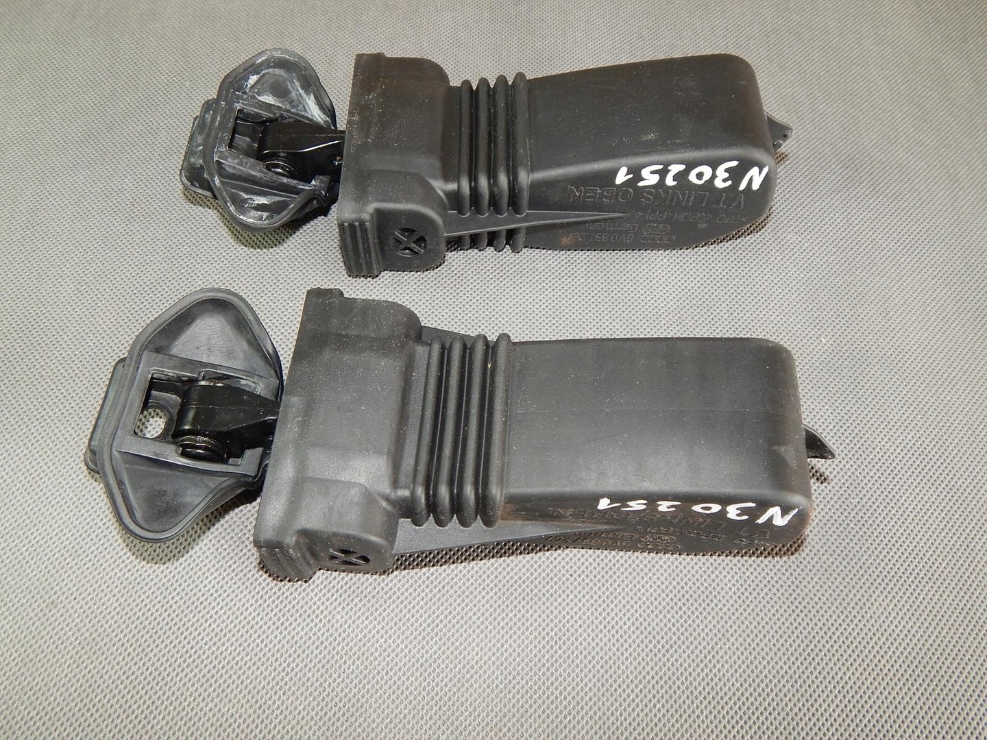 AUDI A3 8V DOOR STOP 8V3837249