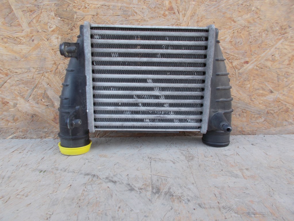 intercooler AUDI A4 B7 SEAT EXEO 8E0145806Q