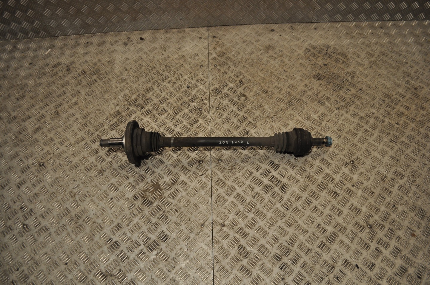 IDEALNA semi-axis rear left MERCEDES C W205 2.2CDI