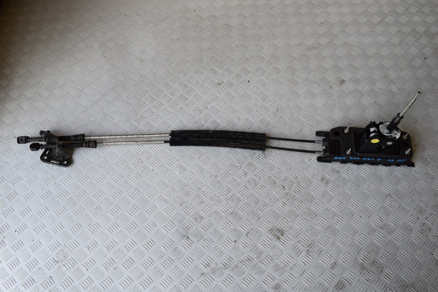 MÉCANISME LEVIER VITESSE AUDI A3 8V0 5Q0711061E