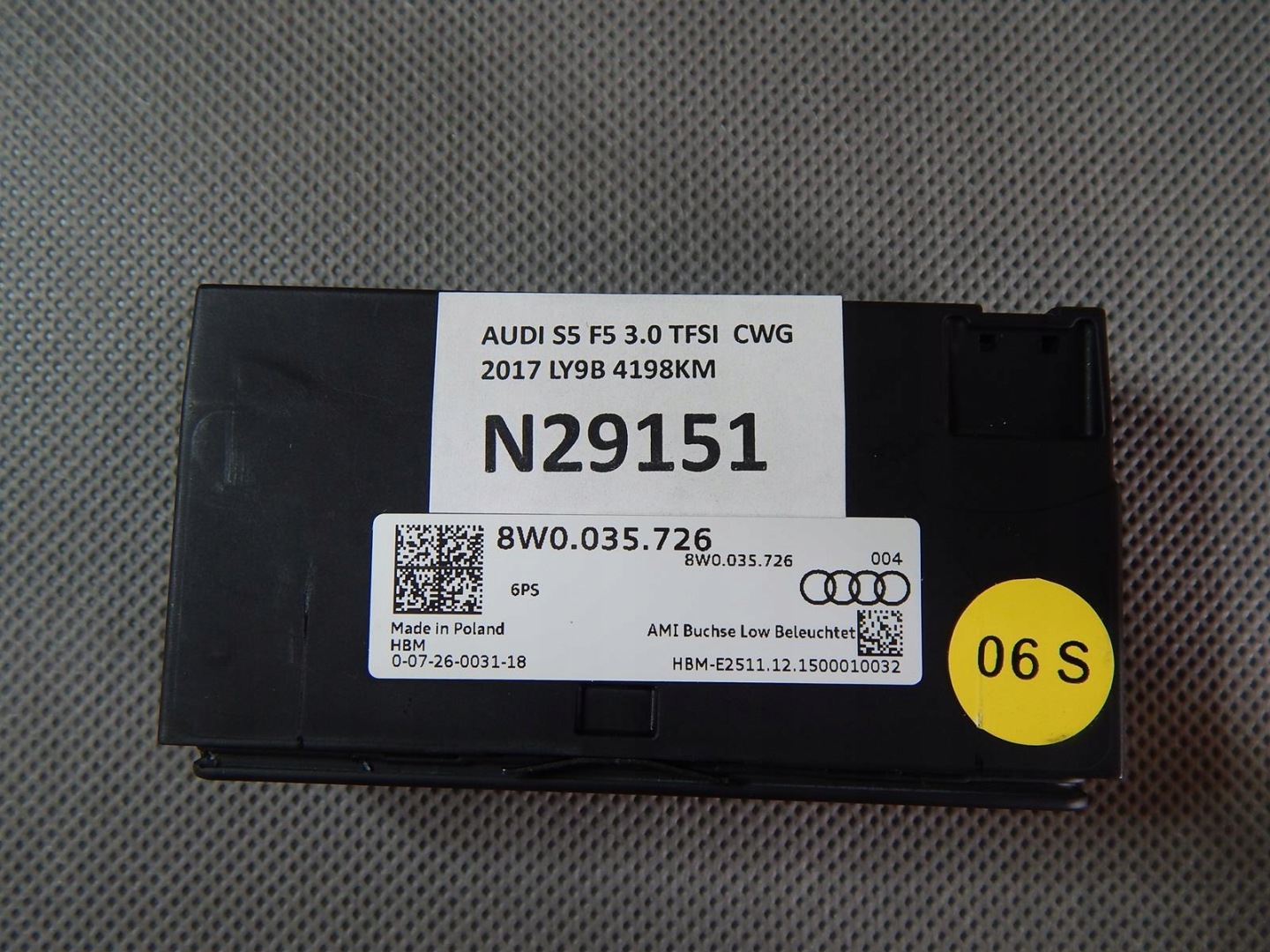 AUDI S5 F5 PORT AUX USB CHARGE 8W0035726