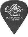 Медиатор Dunlop Tortex Sharp для гитары размером 1,35 мм.