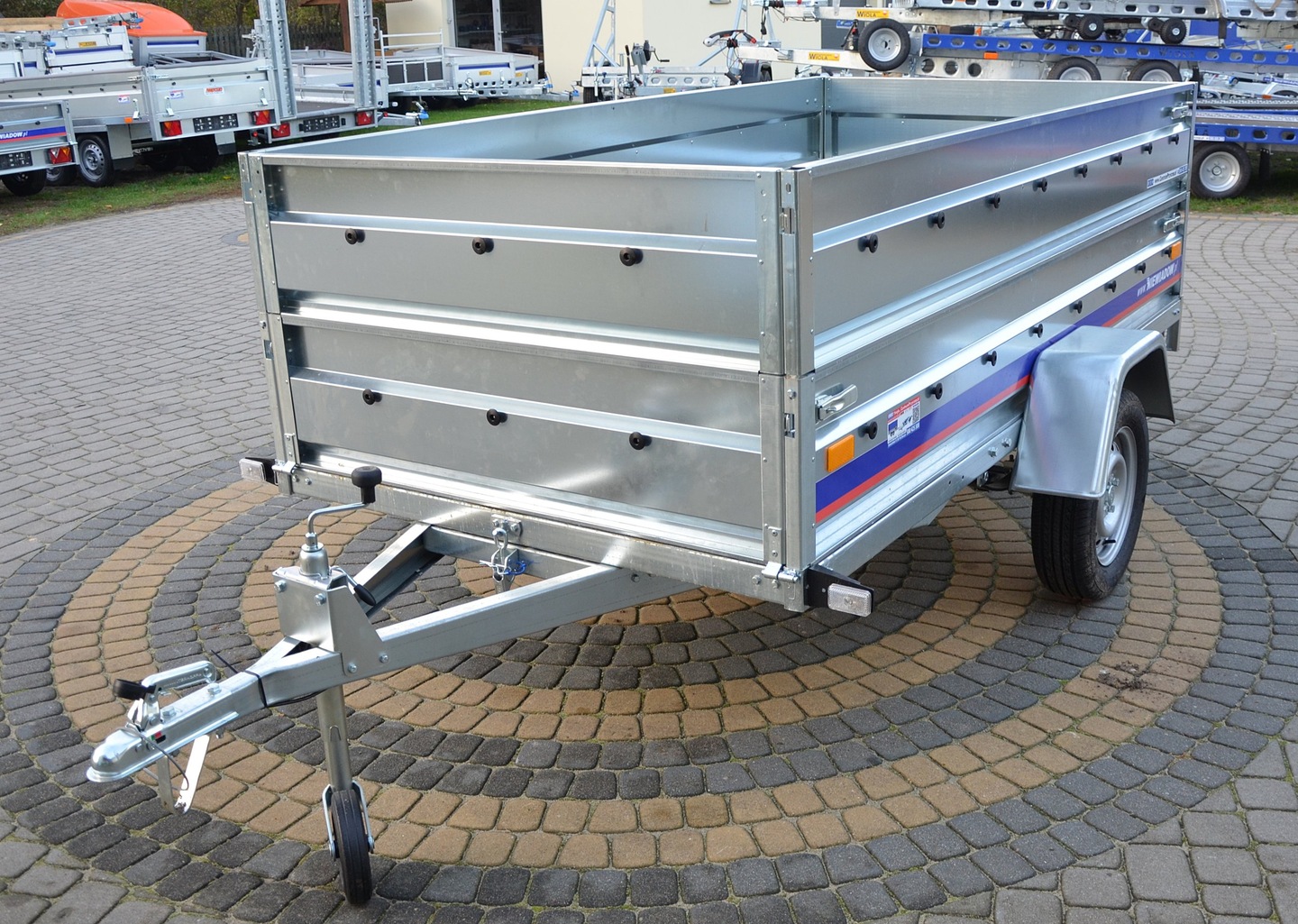 автомобиль с прицепом. прицепы для легковых автомобилей какой лучше. прицеп одноосный для легкового автомобиля мзса. прицеп краз 8138. прицепное на прицеп легковой.