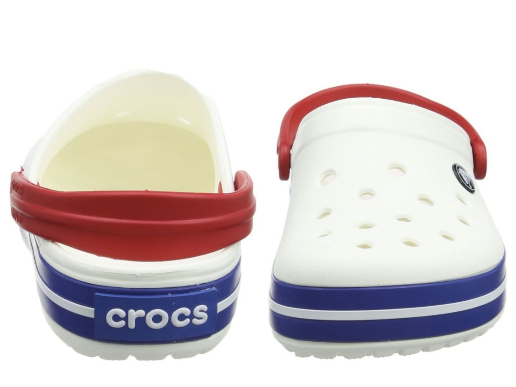 crocs crocband white blue jeans