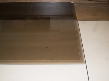 PODSTAWA SZKLANA PRZED KOMINEK 60x40 cm BRĄZOWA