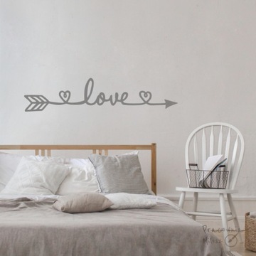 Наклейка на стену LOVE стрелка любовь цитата