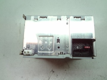 фото thumb №2, Audi a3 8p lift 08-12r радио cd chorus