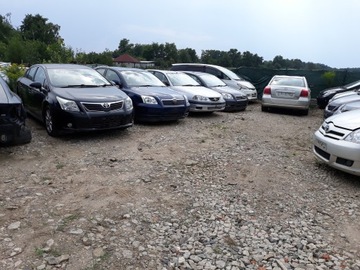 фото thumb №7, Toyota avensis t25 панель под лобовым стеклом пластиковый