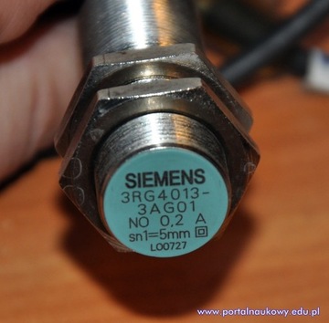 Индуктивный датчик Siemens 3RG4013-3AG01, кабель 5 мм