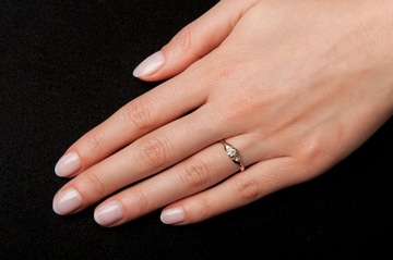 Золотое кольцо Diamanti с 3 бриллиантами 0,18CT