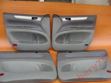 Toyota avensis verso 02r боковина оббивка двері фото №1