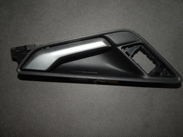 Audi tt 8s ручка внутренняя правая 8s0837020a фото №1