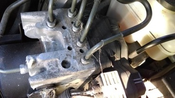 Насос abs гальмівна lexus is 220 2.2d 2006-11r фото №1