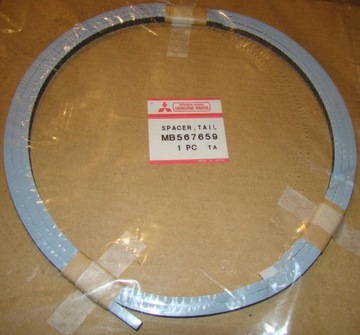 Прокладка проставки (распорки) стекла зад lancer mb567659 оригинал!, фото