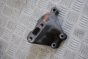 Bracket fasteners motor chrysler 300c 04578181aa, фото