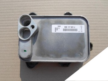 Vw audi seat 1.4 tsi масляний радіатор 03c117021j, фото