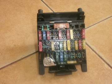 Omega b 2.0 x20 fuse box, фото