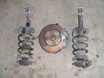 YARIS 98-06 zwrotnica piasta amortyzator McPherson