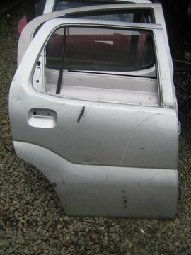 SUZUKI IGNIS 01-08 drzwi Prawe tył