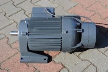 Silnik 2.2kw. 930obr./min. z hamulcem. BAUER!