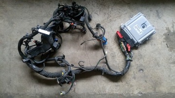 VOLVO V50 S40 C30 C70 STEROWNIK SILNIKA D5 WIĄZKA