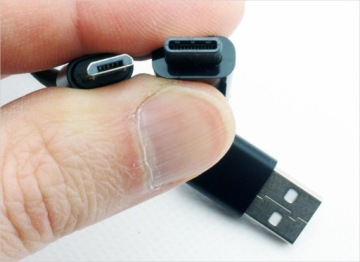 SUPER kabel 1.0m micro USB 2.0 + c Navitel T500 3G