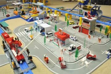 TOMICA - НАБОР МЕГА ТРЕК 32 ЭЛЕМЕНТА