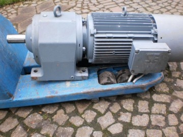 motoreduktor 150 obr silnik elektryczny 5.5 kw