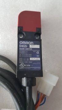 Дверной предохранительный выключатель OMRON D4GS-N4T-3