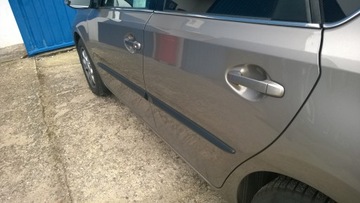 TOYOTA AURIS II 2012 - 2018 - боковые молдинги