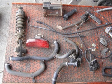 Детали двигателя Suzuki GSF 400 Bandit.