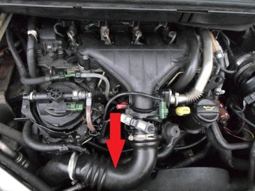 ТРУБКА ИНТЕРКУЛЕРА VOLVO S40 V50 C30 C70 31261896