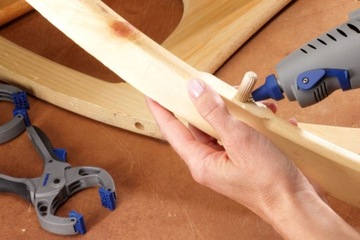 КЛЕЕВОЙ ПИСТОЛЕТ 910 DREMEL + АКСЕССУАРЫ