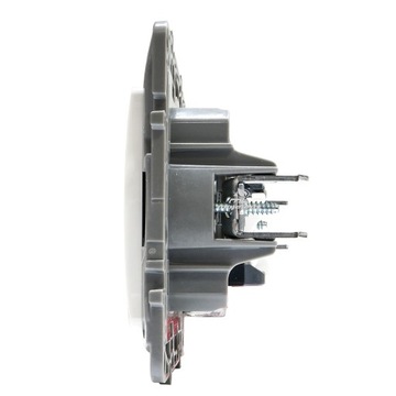 NILOE Legrand Телефонная розетка RJ11 RJ45 UTP 764570